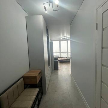 Романа Левицького вул., 4