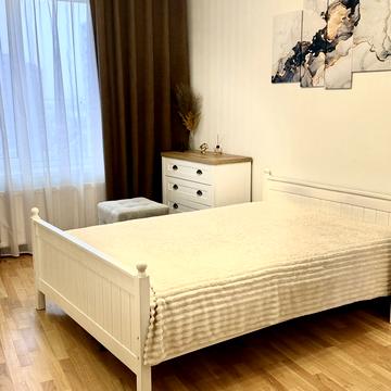 Героїв Небесної Сотні просп., 16/2