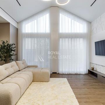 Грушевського вул., 7