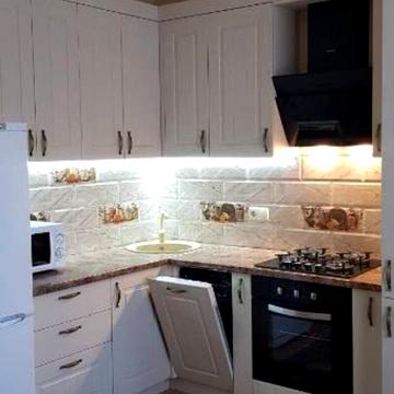 Практична вул., 1