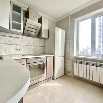 Юрія Іллєнка вул. (Мельникова), 10