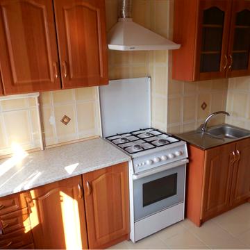 Небесної Сотні просп. (Маршала Жукова), 85