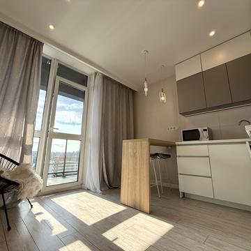 Джона Маккейна вул. (Івана Кудрі), 1-Б