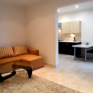 Гетьмана Павла Скоропадського вул. (Льва Толстого), 35-39