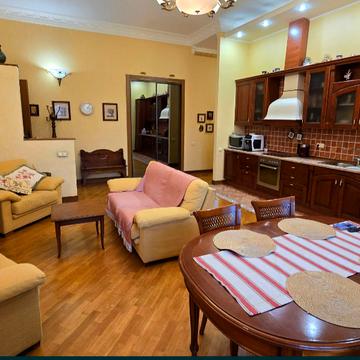 Саксаганського вул., 68/21