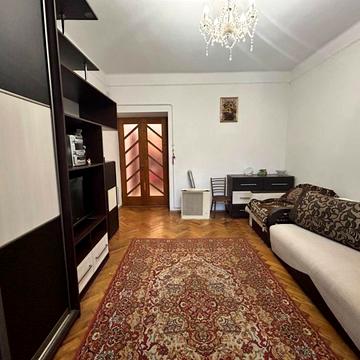 Союзу Українок вул. (), 15