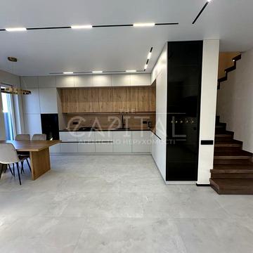 Київська вул., 12