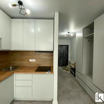 Романа Левицького вул., 4