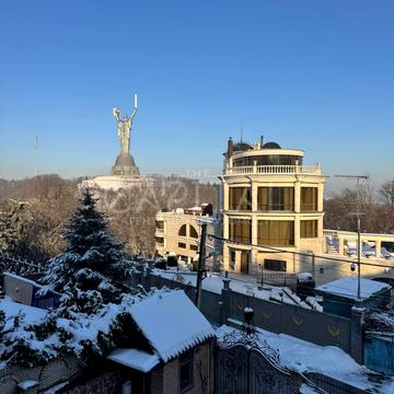 Пирятинська вул., 4