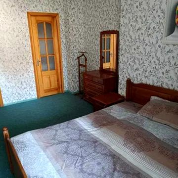 Старокозацька вул. (Комсомольська), 44