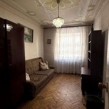 Богдана Хмельницького вул., 267