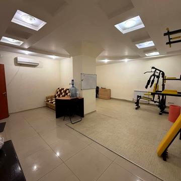 Виконкомівська вул., 45