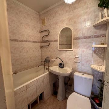 Волочиська вул., 3