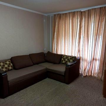 Салютна вул., 42/46