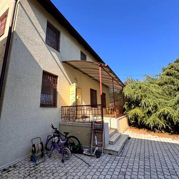 Китобійна вул., 63