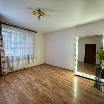 Європейська вул., 3