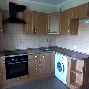 Салютна вул., 42/46