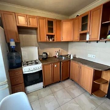 Кирила Студинського вул., 10