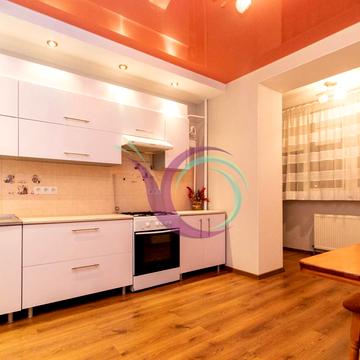 Хотинська вул., 12