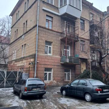 Університетська вул. (Щепкіна), 9