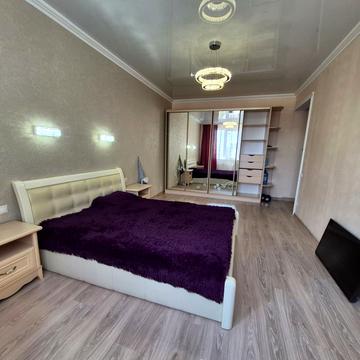 Середньофонтанська вул., 35