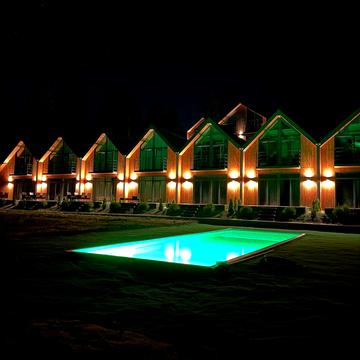 Героїв Майдану, 8