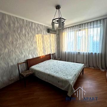 Юрія Шумського вул., 1