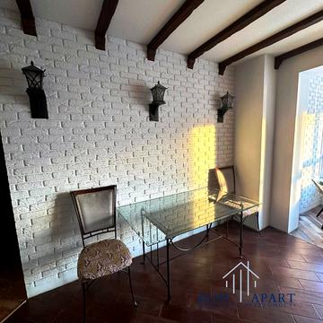 Юрія Шумського вул., 1