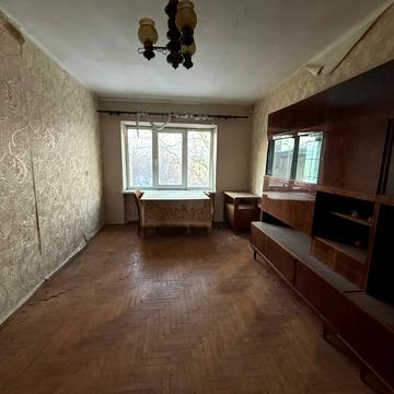 Станційна вул., 36