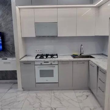 Набережна Перемоги вул., 42