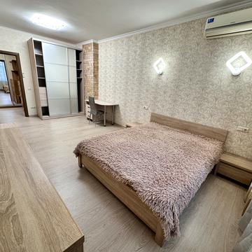 Драгоманова вул., 40-Ж