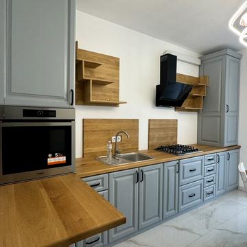 Пасічна вул., 8