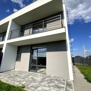 Янтарна вул.