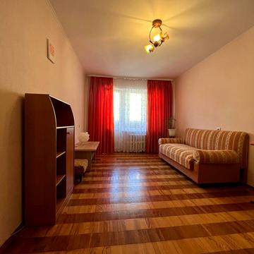 Єдності вул. (Чебишева), 16