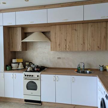 Карла Мікльоша вул., 15