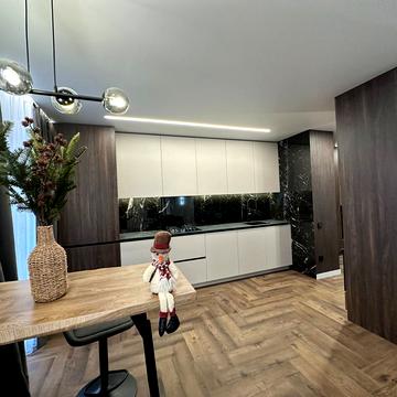 Юліана Пелеша вул., 3