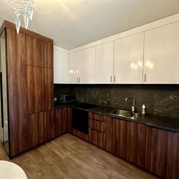 Джона Маккейна вул. (Івана Кудрі), 1-Б