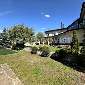 Олександра Єрмакова вул., 1