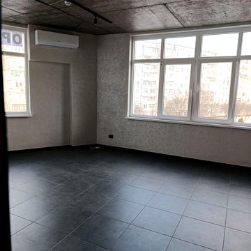 Пілотська вул., 10А