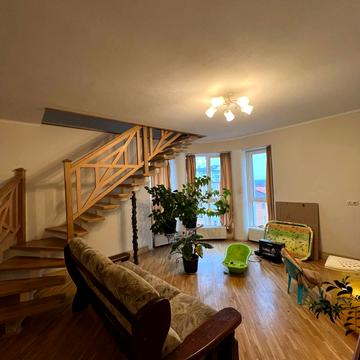 Європейська пл., (Будинок 1)