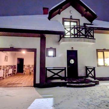 Весняна вул.