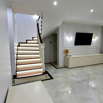 Весняна вул.