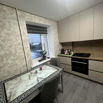 Шкільна вул., 6