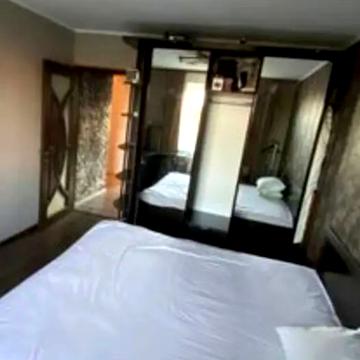 Правобережна вул. (Червоноармійська), 33