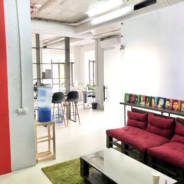 Воздвиженська вул., 51А