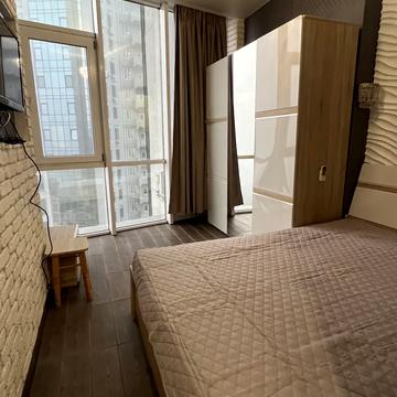 Аркадійське плато вул. (Гагаринське плато), 1