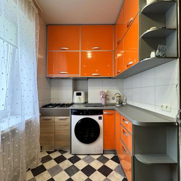 Ашгабадська вул., 10