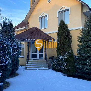 Центральна вул.