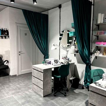 Героїв Небесної Сотні просп., 45