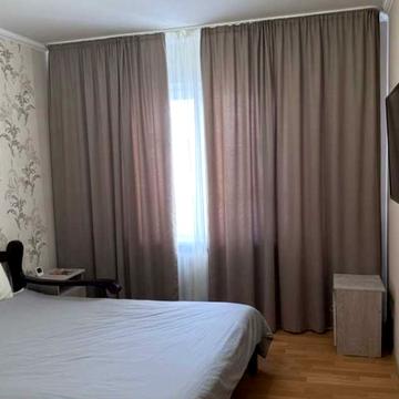 Європейського Союзу просп. (Правди), 31-А